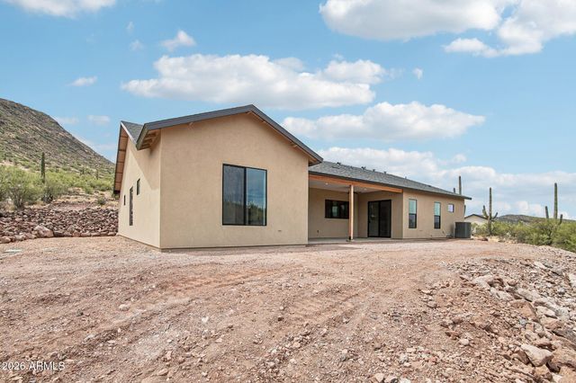 2246 E MANANA Road, New River, AZ 85087