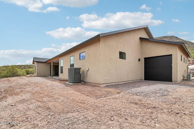 2246 E MANANA Road, New River, AZ 85087