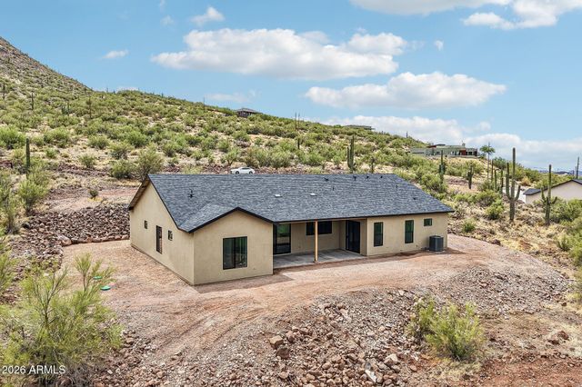 2246 E MANANA Road, New River, AZ 85087