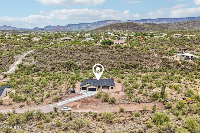 2246 E MANANA Road, New River, AZ 85087