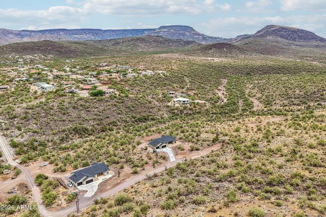 2246 E MANANA Road, New River, AZ 85087