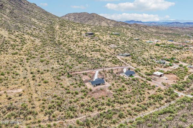 2246 E MANANA Road, New River, AZ 85087