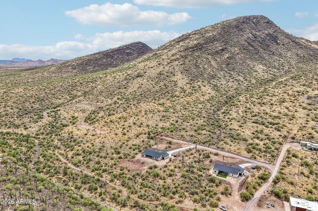 2246 E MANANA Road, New River, AZ 85087