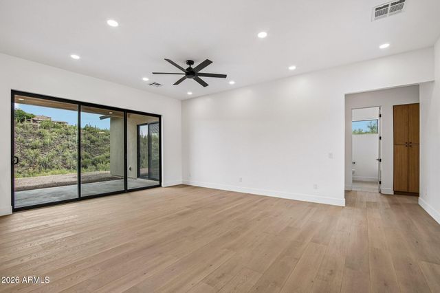 2246 E MANANA Road, New River, AZ 85087