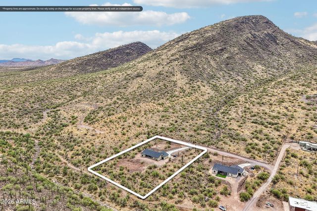 2246 E MANANA Road, New River, AZ 85087