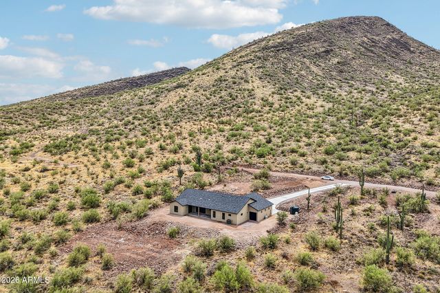 2246 E MANANA Road, New River, AZ 85087