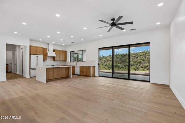 2246 E MANANA Road, New River, AZ 85087