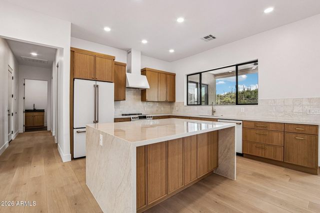 2246 E MANANA Road, New River, AZ 85087