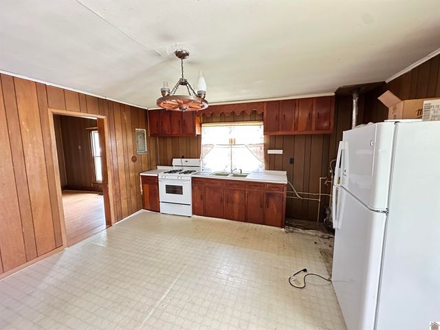 3102 SCHNEIDMAN ROAD, Paducah, KY 42003