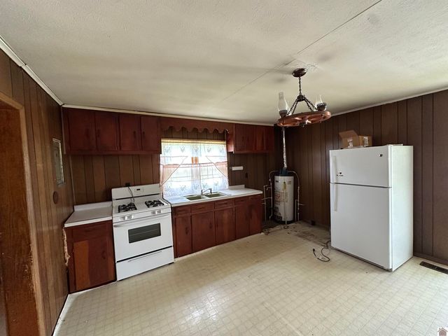 3102 SCHNEIDMAN ROAD, Paducah, KY 42003