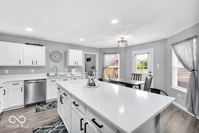 2253 Edgewater, Plainfield, IN 46168