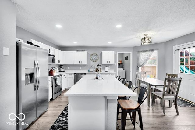 2253 Edgewater, Plainfield, IN 46168