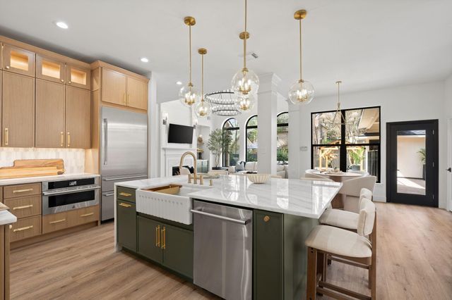 35 Dewdrift Place, The Woodlands, TX 77382