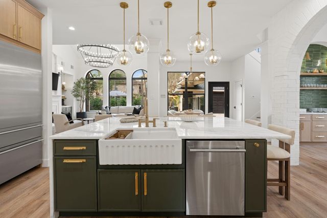 35 Dewdrift Place, The Woodlands, TX 77382