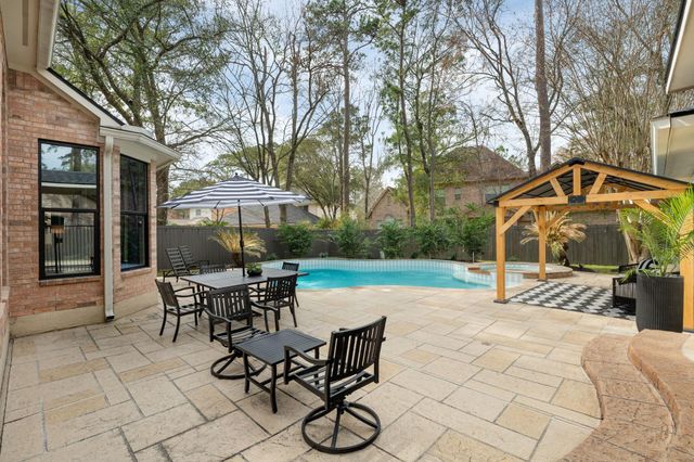 35 Dewdrift Place, The Woodlands, TX 77382
