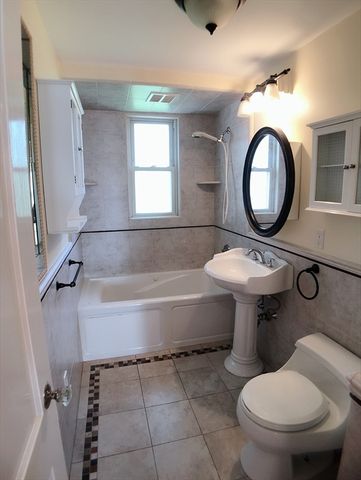 31 Gilbert Rd 2, Belmont, MA 02478