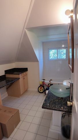 31 Gilbert Rd 2, Belmont, MA 02478