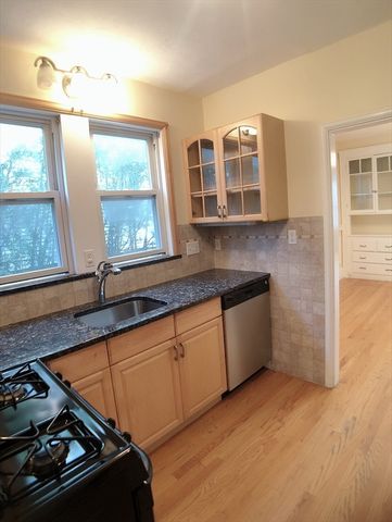 31 Gilbert Rd 2, Belmont, MA 02478
