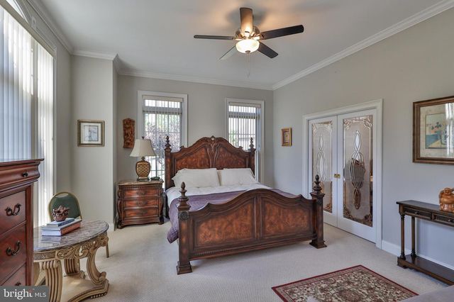 19 SPRING WOOD DR, Allentown, PA 18104