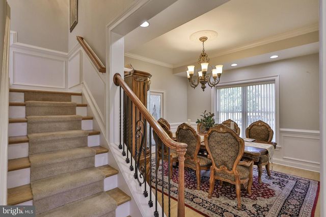 19 SPRING WOOD DR, Allentown, PA 18104