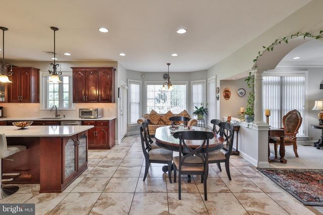 19 SPRING WOOD DR, Allentown, PA 18104