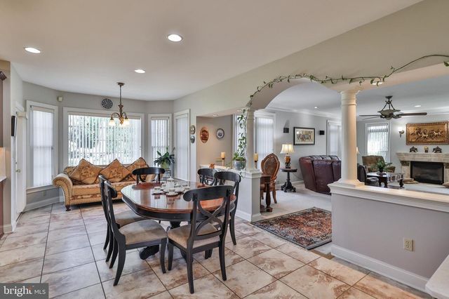 19 SPRING WOOD DR, Allentown, PA 18104