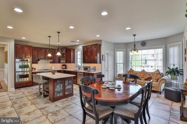 19 SPRING WOOD DR, Allentown, PA 18104