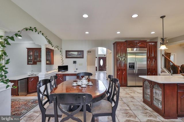 19 SPRING WOOD DR, Allentown, PA 18104