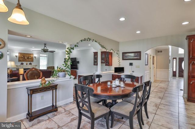 19 SPRING WOOD DR, Allentown, PA 18104