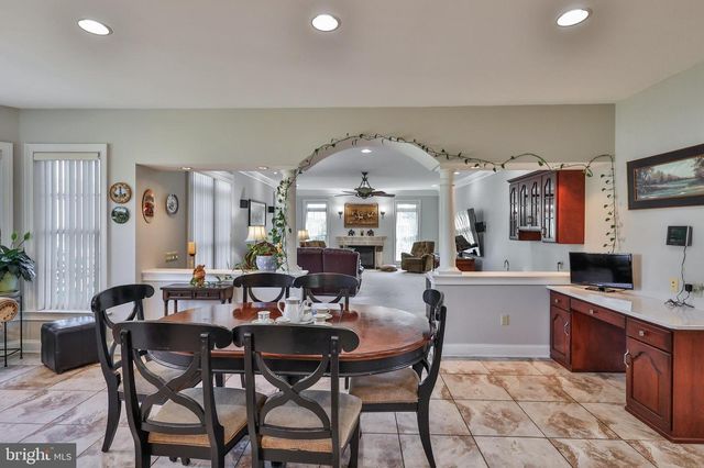 19 SPRING WOOD DR, Allentown, PA 18104