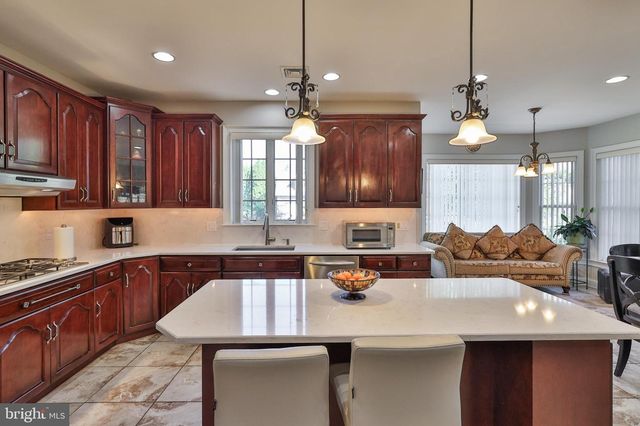 19 SPRING WOOD DR, Allentown, PA 18104