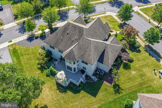 19 SPRING WOOD DR, Allentown, PA 18104