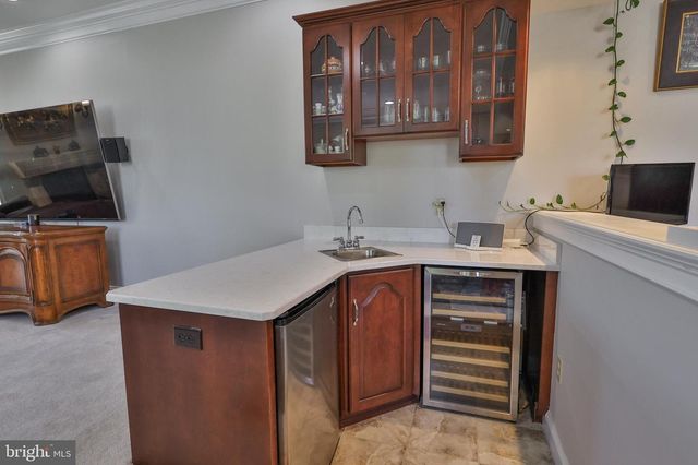 19 SPRING WOOD DR, Allentown, PA 18104