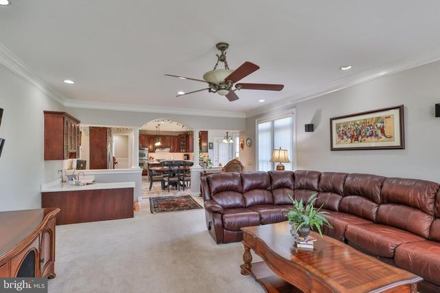 19 SPRING WOOD DR, Allentown, PA 18104