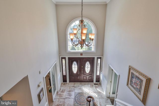 19 SPRING WOOD DR, Allentown, PA 18104