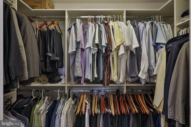 19 SPRING WOOD DR, Allentown, PA 18104