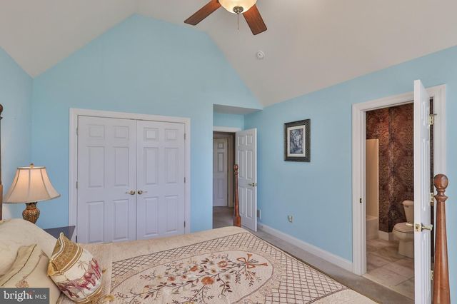 19 SPRING WOOD DR, Allentown, PA 18104