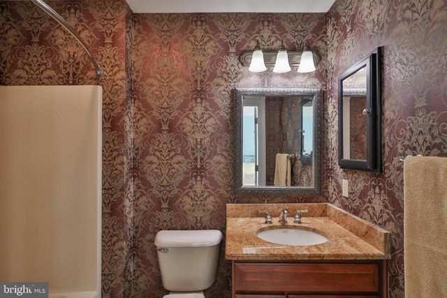 19 SPRING WOOD DR, Allentown, PA 18104