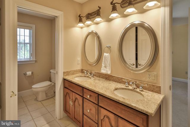 19 SPRING WOOD DR, Allentown, PA 18104