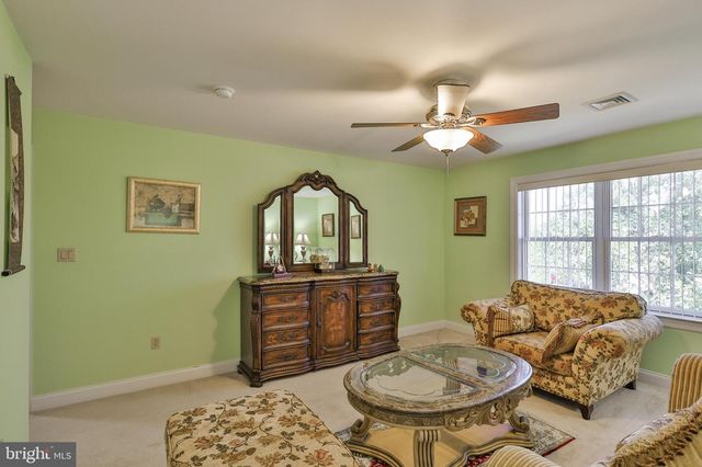 19 SPRING WOOD DR, Allentown, PA 18104