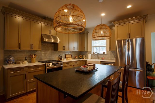 919 E Waldburg Street, Savannah, GA 31401