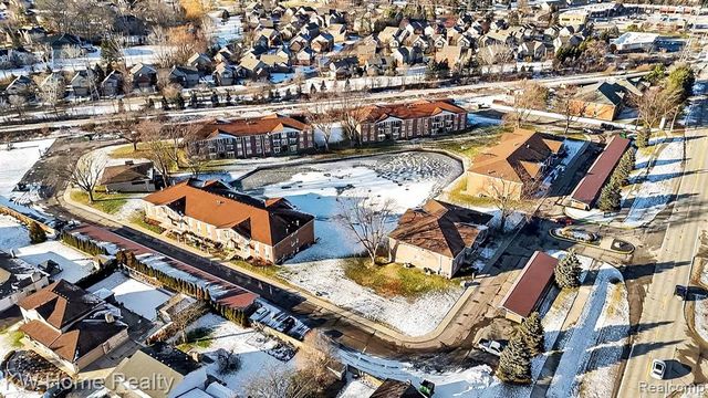 54781 Shelby Road 80, Utica, MI 48316