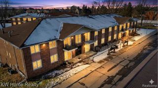 54781 Shelby Road 80, Utica, MI 48316