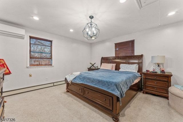 83 Village Rd, Pequannock Twp., NJ 07444