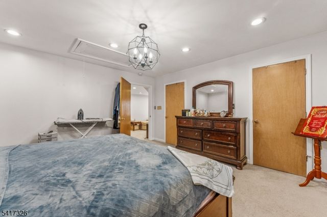 83 Village Rd, Pequannock Twp., NJ 07444