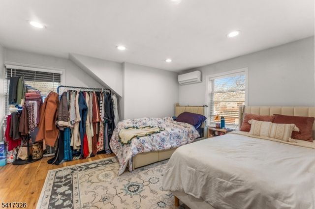 83 Village Rd, Pequannock Twp., NJ 07444