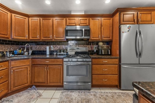 83 Village Rd, Pequannock Twp., NJ 07444