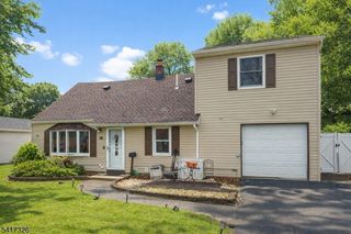 83 Village Rd, Pequannock Twp., NJ 07444