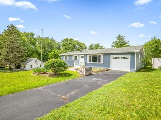 198 Winona Drive, Machesney Park, IL 61115