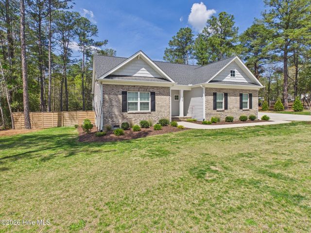 409 Piney Oak Drive, Carthage, NC 28327